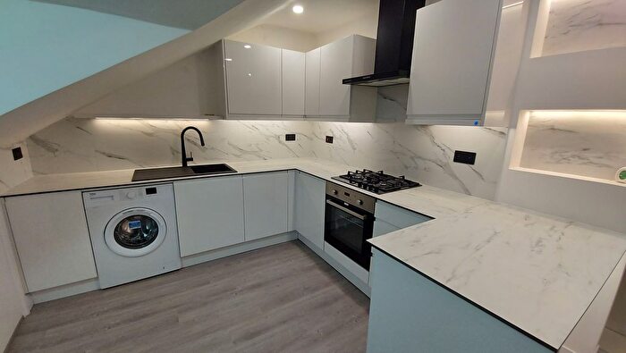 1 Bedroom Flat To Rent In Upper Clapton Road, London, E5