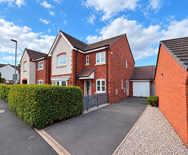 4 Bedroom Detached House For Sale In Hastings Close, Wythall, B47