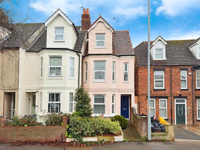 5 Bedroom End Of Terrace House For Sale In Canterbury Road, Folkestone, CT19
