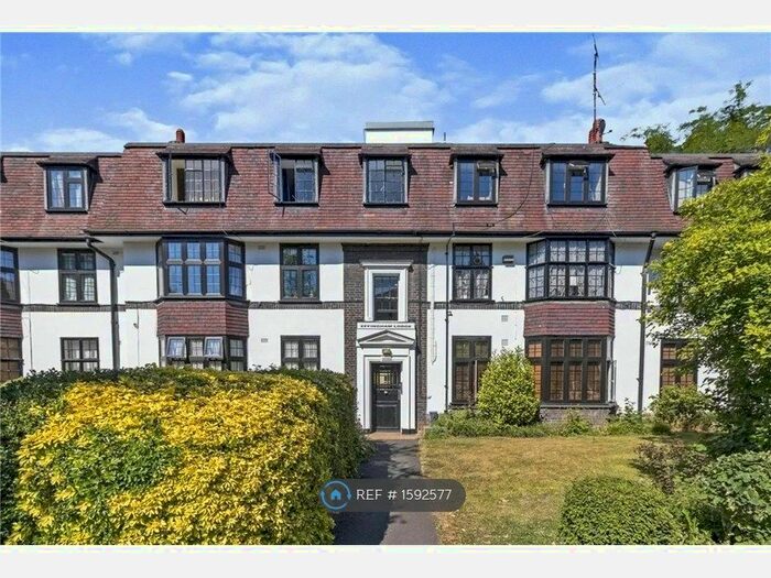 2 Bedroom Flat To Rent In Effingham Lodge, Kingston Upon Thames, KT1