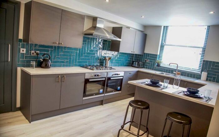 6 Bedroom Terraced House To Rent In Silverwell Street, Bolton, BL1