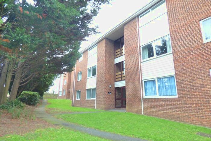 2 Bedroom Flat To Rent In Station Road, Crayford, Dartford, DA1