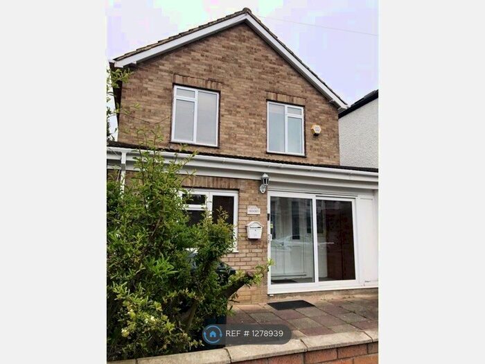 5 Bedroom Detached House To Rent In Westbourne Avenue, London W3