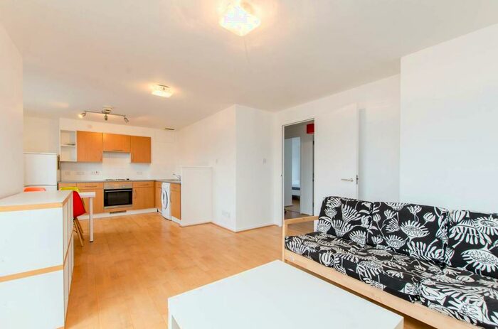 2 Bedroom Flat To Rent In Cremer Street, Shoreditch, London, E2