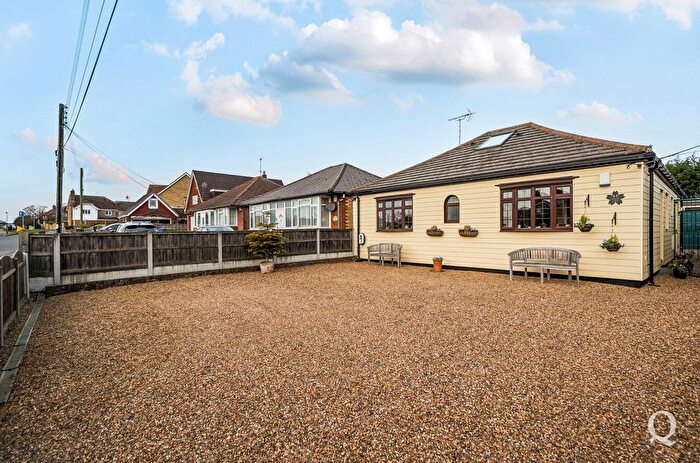 4 Bedroom Bungalow For Sale In School Lane, Iwade, Sittingbourne, Kent, ME9