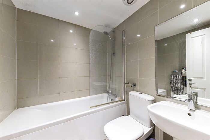 3 Bedroom Flat To Rent In North Gower Street, London, NW1