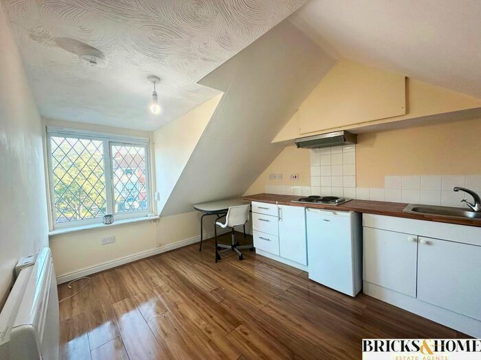 1 Bedroom Flat To Rent In Dominion Road, Glenfield, Leicester, LE3