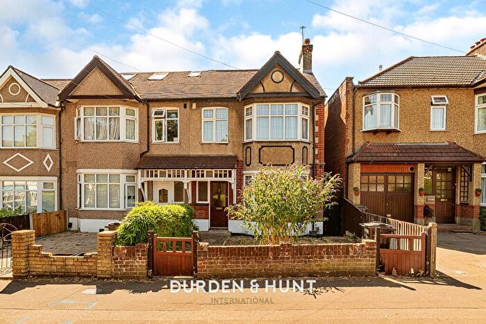 3 Bedroom End Of Terrace House For Sale In Snakes Lane East, Woodford Green, IG8