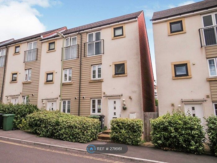 3 Bedroom End Terrace House To Rent In Sinclair Drive, Basingstoke, RG21