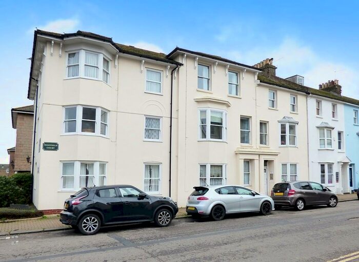 1 Bedroom Flat To Rent In Westfield Court, Norfolk Road, Littlehampton, BN17