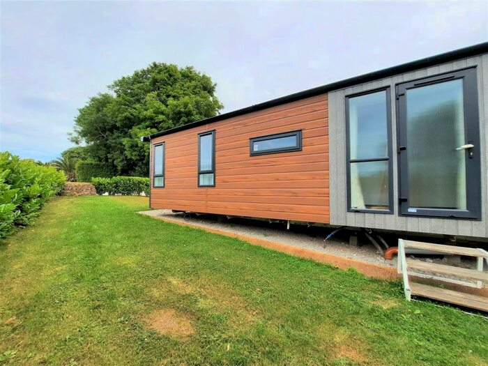 2 Bedroom Chalet For Sale In Greenbottom, Chacewater, Truro, TR4