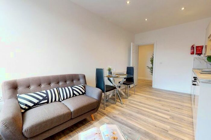 1 Bedroom Flat To Rent In Hyde Terrace, Leeds, LS2