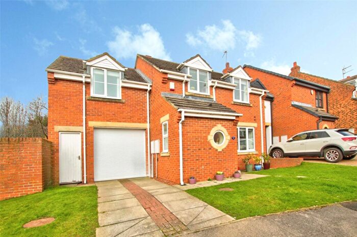 4 Bedroom End Of Terrace House For Sale In Westcott Drive, Auckland Park, Bishop Auckland, DL14