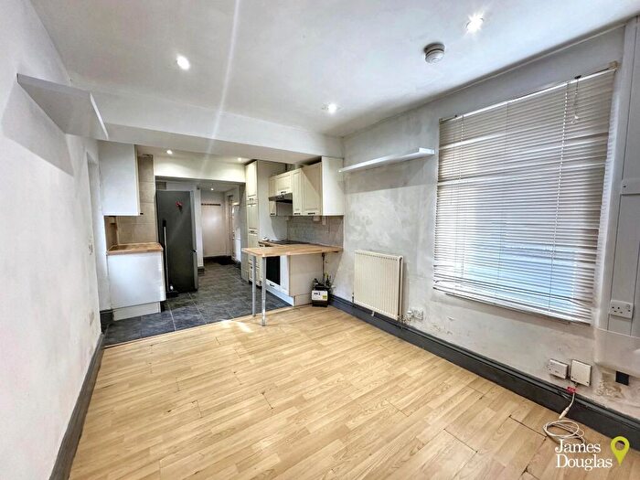 1 Bedroom Maisonette For Sale In Cottrell Road, Roath, Cardiff, CF24