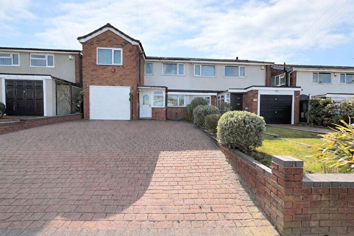 4 Bedroom Semi Detached House For Sale In Hundred Acre Road, Streetly, Sutton Coldfield, B74