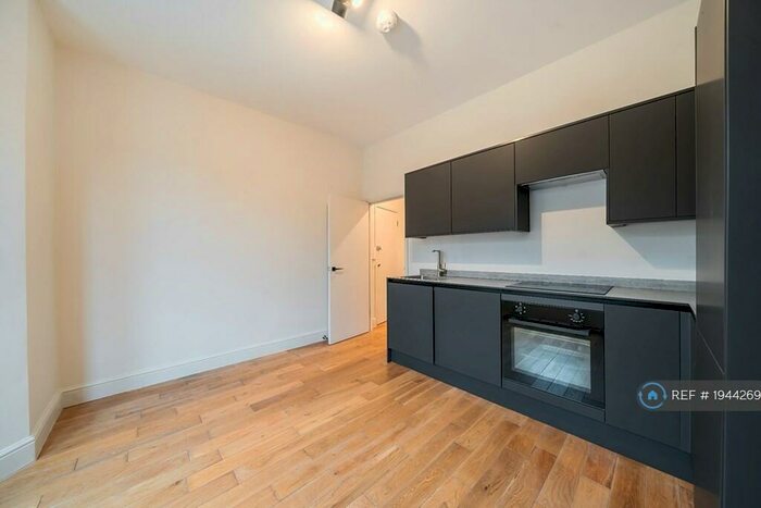 1 Bedroom Flat To Rent In Clarence Road, London, N22