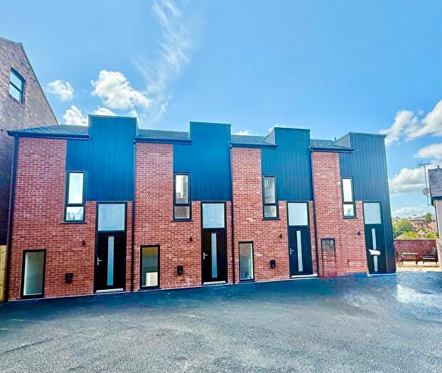 2 Bedroom Mews For Sale In Canal Street, Macclesfield, SK10