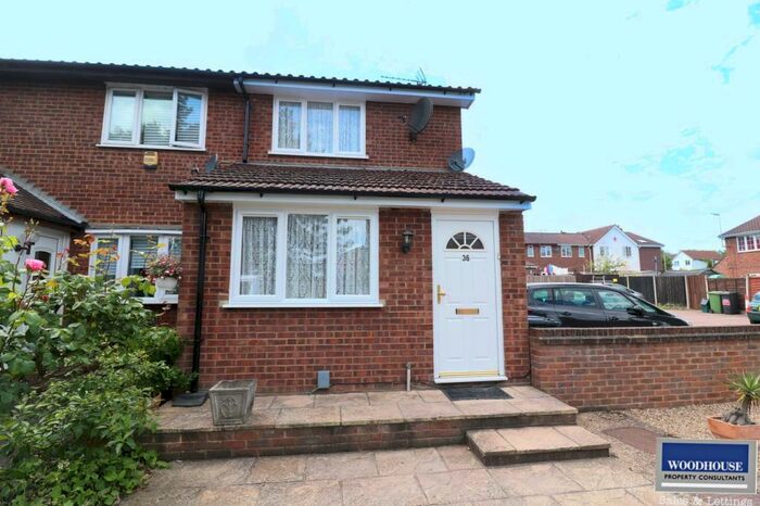 2 Bedroom End Of Terrace House To Rent In Bushbarns, Cheshunt, Waltham Cross, EN7