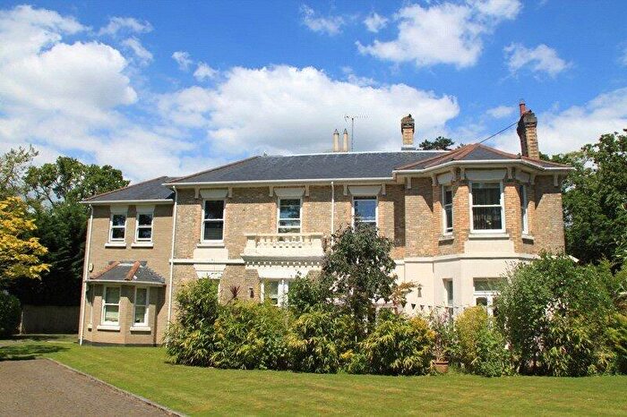 2 Bedroom Apartment To Rent In Wimborne Road, Bournemouth, Dorset, BH2