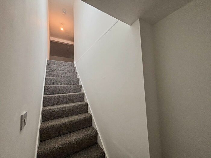 2 Bedroom Flat To Rent In Green Street, High Wycombe, HP11