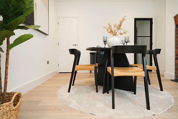 3 Bedroom Terraced House For Sale In Tyzack Road, Sheffield, S8