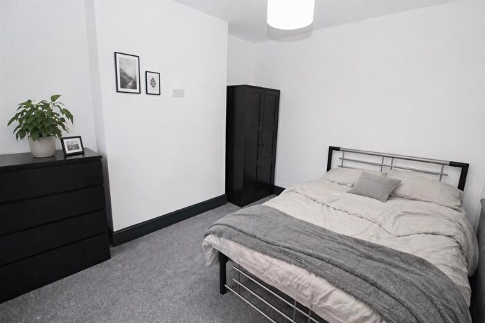 4 Bedroom House To Rent In St. Fagans Street, Grangetown, Cardiff, CF11