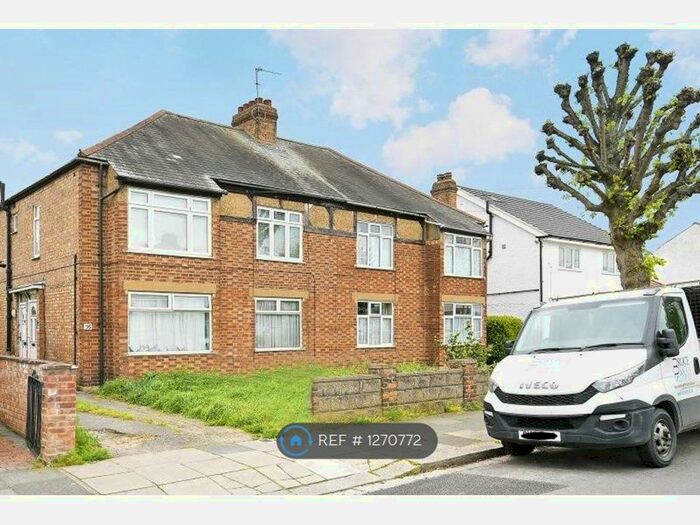 2 Bedroom Flat To Rent In Malvern Road, Enfield EN3