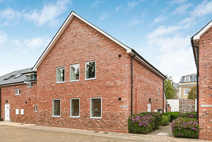 1 Bedroom Maisonette For Sale In Great Charta Close, Englefield Green, Egham, Surrey, TW20