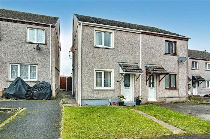 2 Bedroom Semi-Detached House For Sale In Howells Close, Monkton, SA71