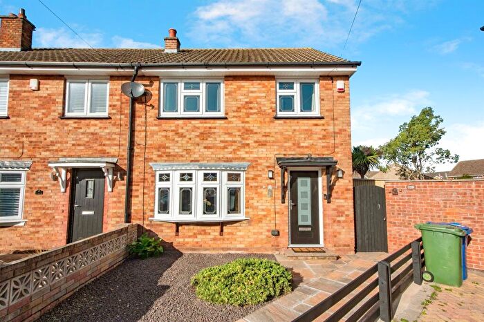 3 Bedroom End Of Terrace House For Sale In Semper Road, Grays, RM16