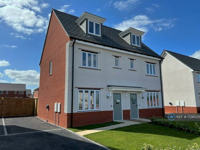 3 Bedroom Semi-Detached House To Rent In Lambert Gardens, Keyworth, NG12