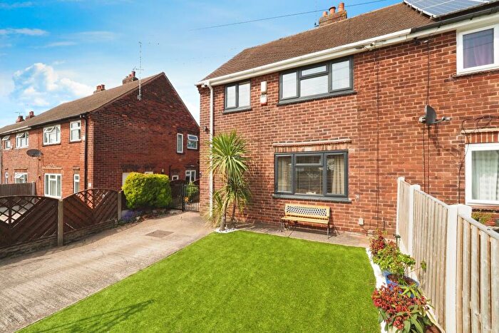 3 Bedroom Semi-Detached House For Sale In Elm Tree Avenue, Mansfield, NG19