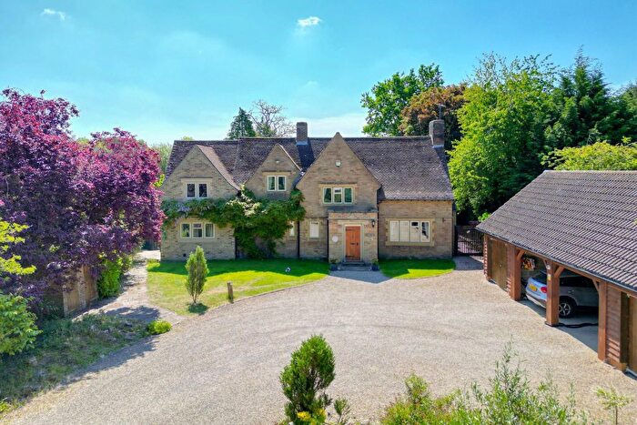 5 Bedroom Detached House For Sale In The Grove, Hartford, Huntingdon, Cambridgeshire, PE29