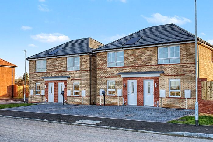 2 Bedroom Semi Detached House For Sale In Baulk Lane, DN11