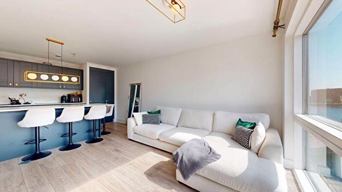 2 Bedroom Flat To Rent In Falcon Drive, Cardiff, CF10