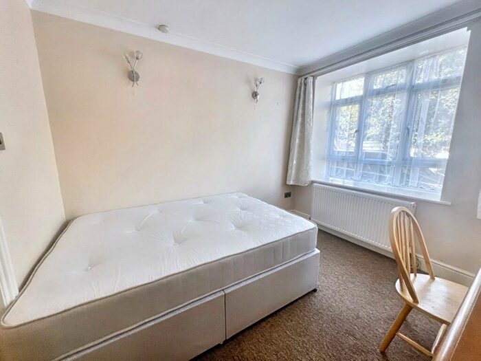 4 Bedroom Flat To Rent In Tyndalls Park Road, Cotham, Bristol, BS8