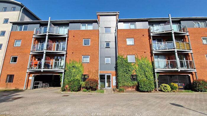 1 Bedroom Flat For Sale In De Grey Road, Colchester, CO4