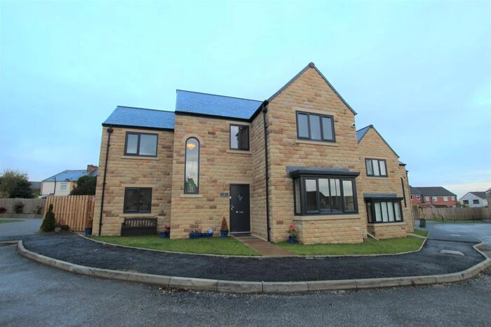 4 Bedroom Detached House To Rent In Horbury View, Ossett WF5