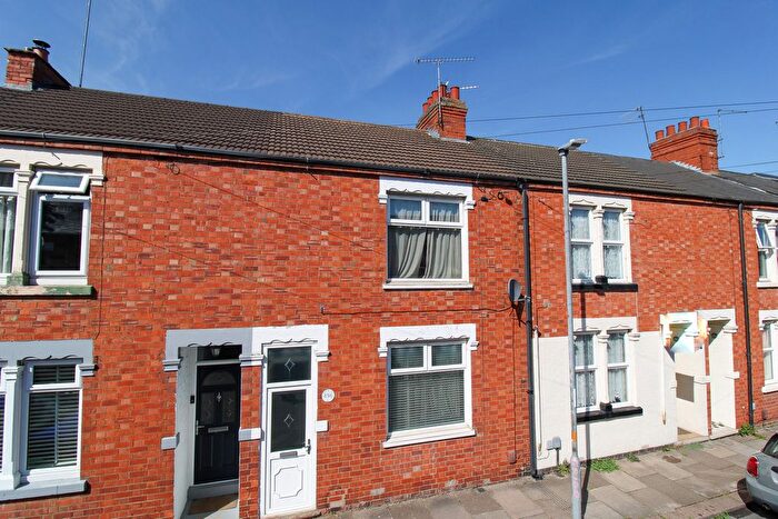 3 Bedroom Terraced House For Sale In Southampton Road, Northampton, NN4