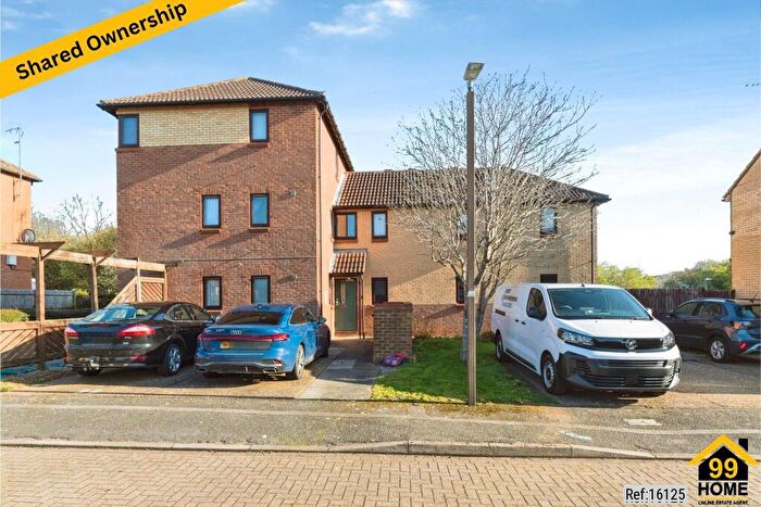 1 Bedroom Apartment For Sale In Ticehurst Close, Milton Keynes, MK7