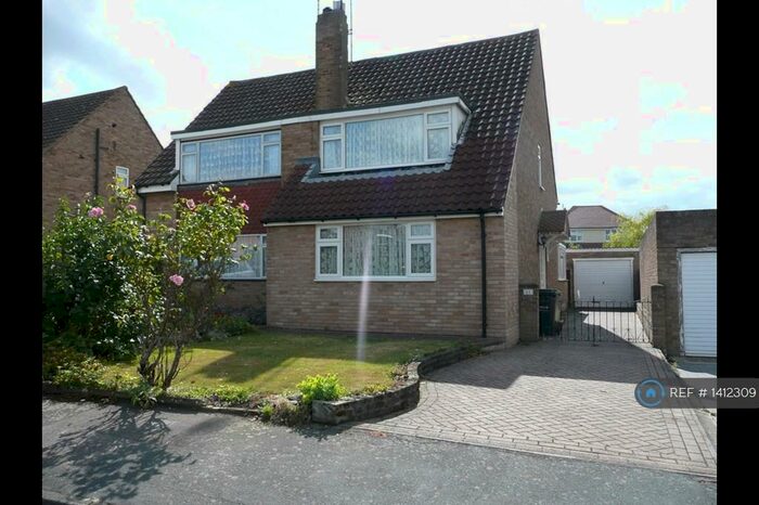 3 Bedroom Semi-Detached House To Rent In Oak Drive, Rochester, ME3