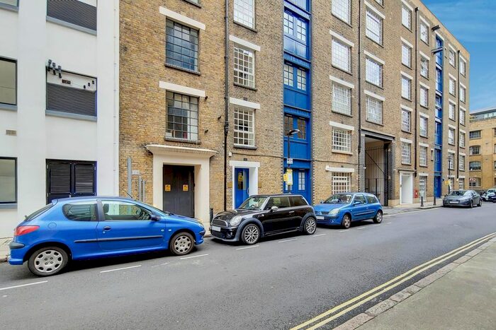 3 Bedroom Flat To Rent In Gainsford Street, London, SE1
