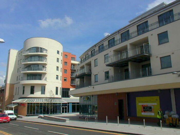 2 Bedroom Apartment To Rent In Broadway Plaza, B16