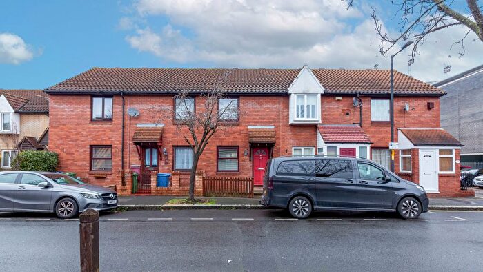 2 Bedroom Terraced House For Sale In Trothy Road, London, SE1