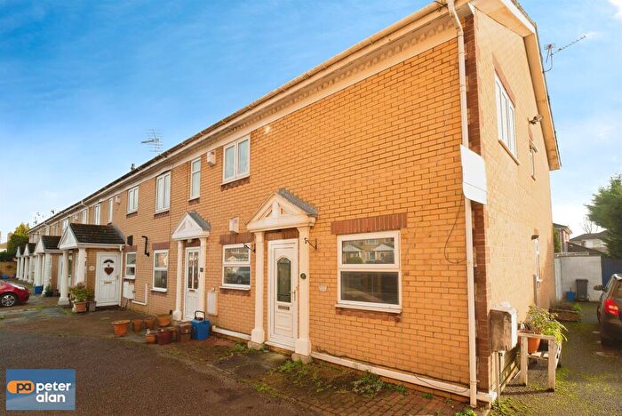 2 Bedroom Flat For Sale In Eddystone Close, Cardiff, CF11