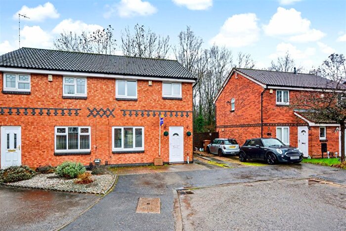 3 Bedroom Semi Detached House For Sale In Honeysuckle Grove, Nottingham, NG6