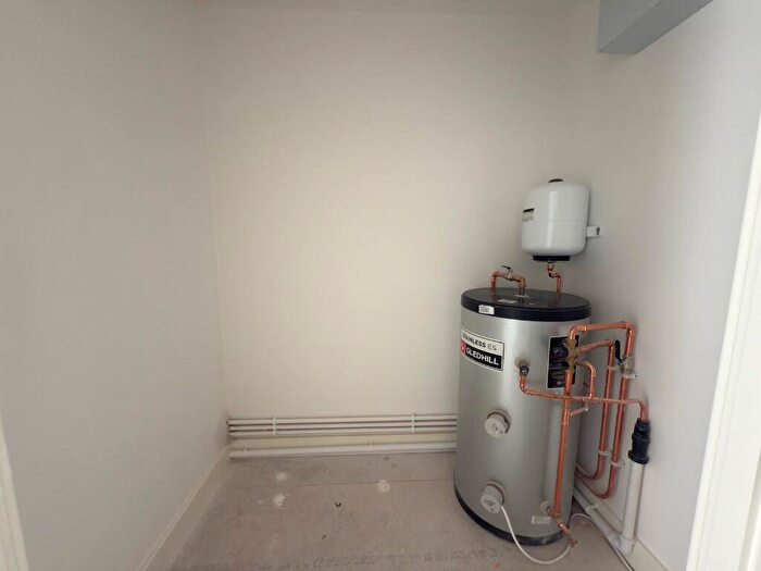 1 Bedroom Apartment For Sale In Hempshaw Lane, Offerton, Stockport, SK2