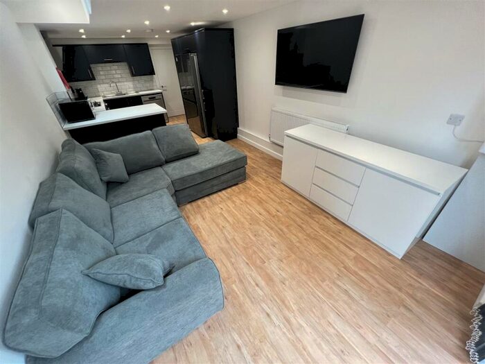 6 Bedroom Terraced House To Rent In Humber Avenue, Coventry, CV1