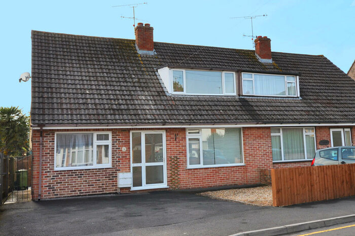 3 Bedroom Semi-Detached House To Rent In St Andrews Road, Cheddar, BS27