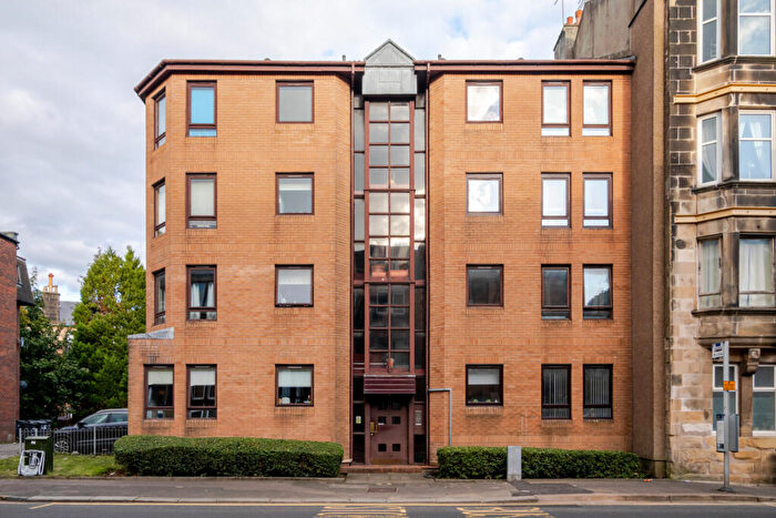 2 Bedroom Flat For Sale In Neilston Road, Paisley, PA2